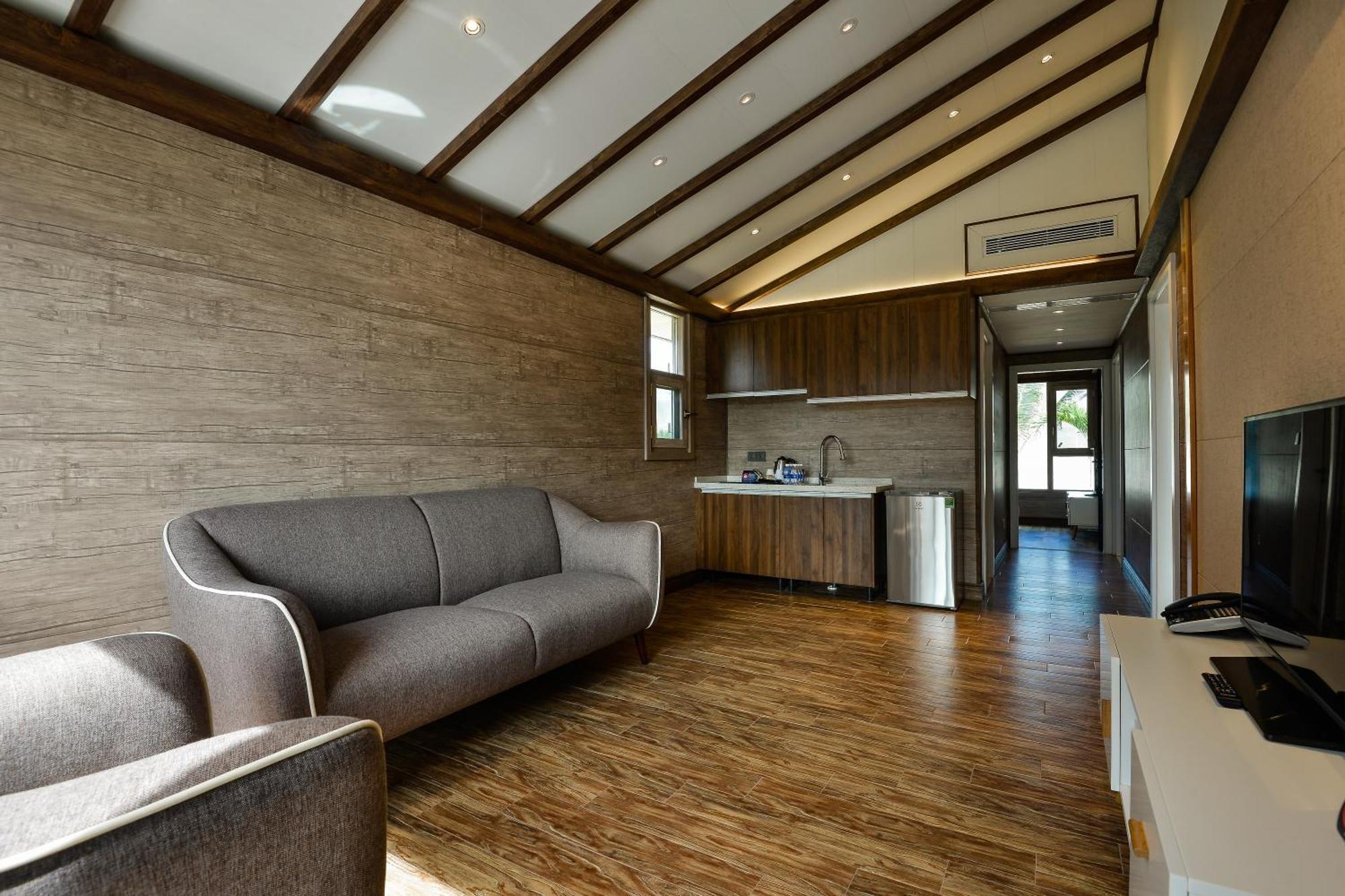 Lan Rung Beach Resort Long Hai Room photo