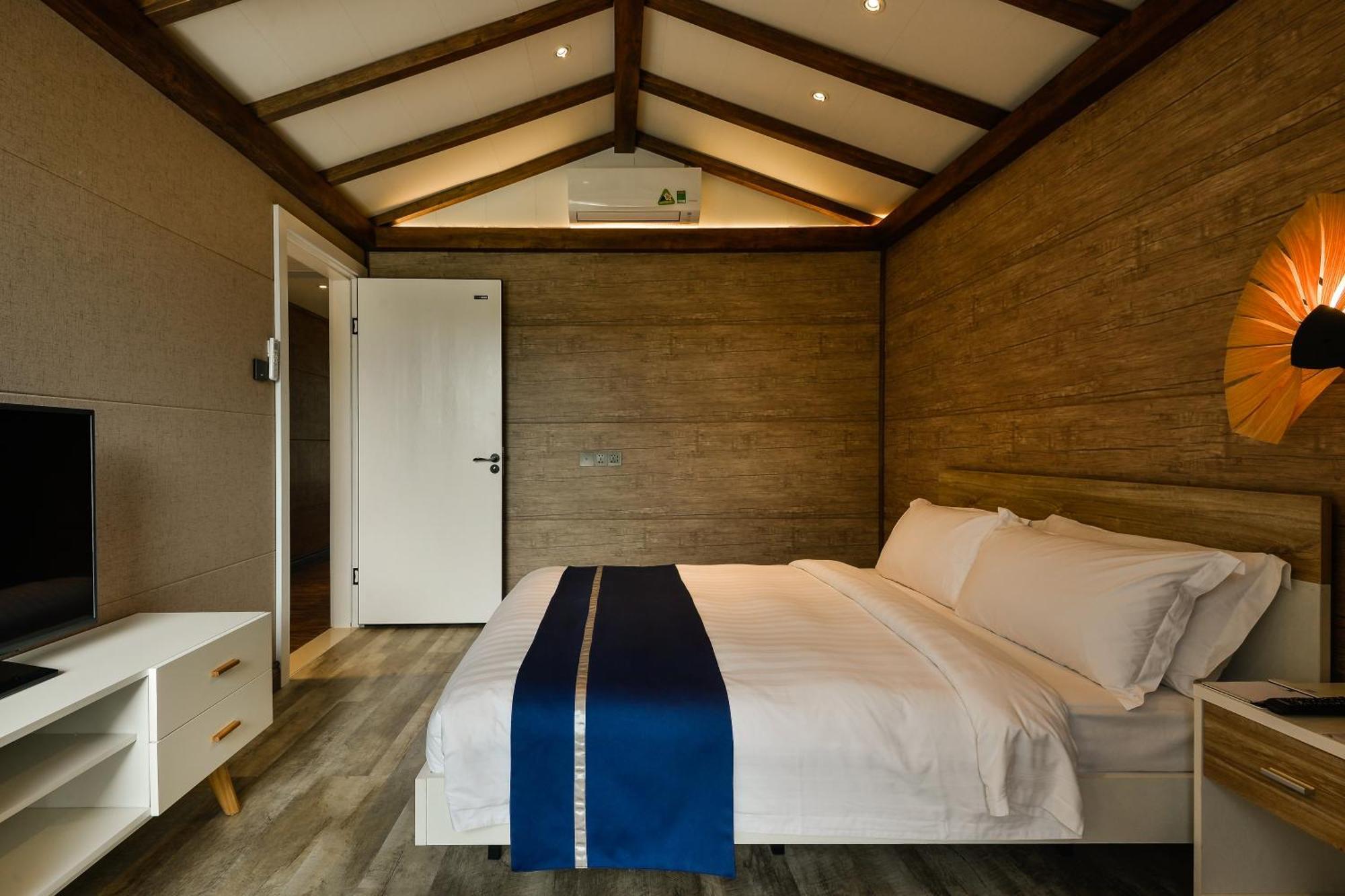 Lan Rung Beach Resort Long Hai Room photo